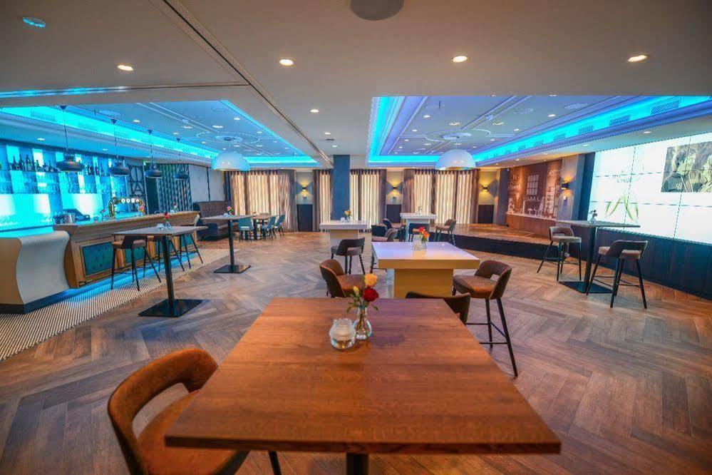 Brasserie-Hotel Antje Van De Statie Weert Extérieur photo