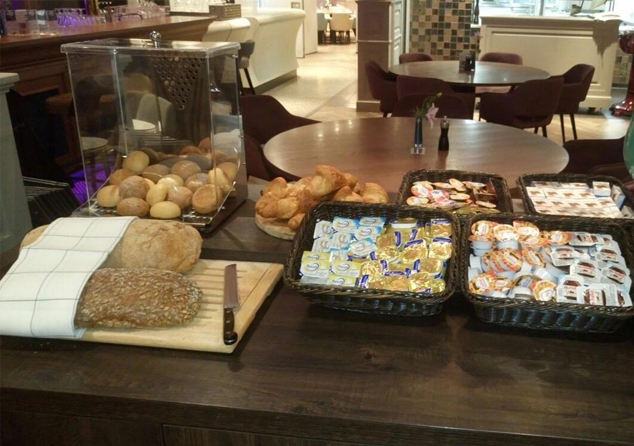 Brasserie-Hotel Antje Van De Statie Weert Extérieur photo