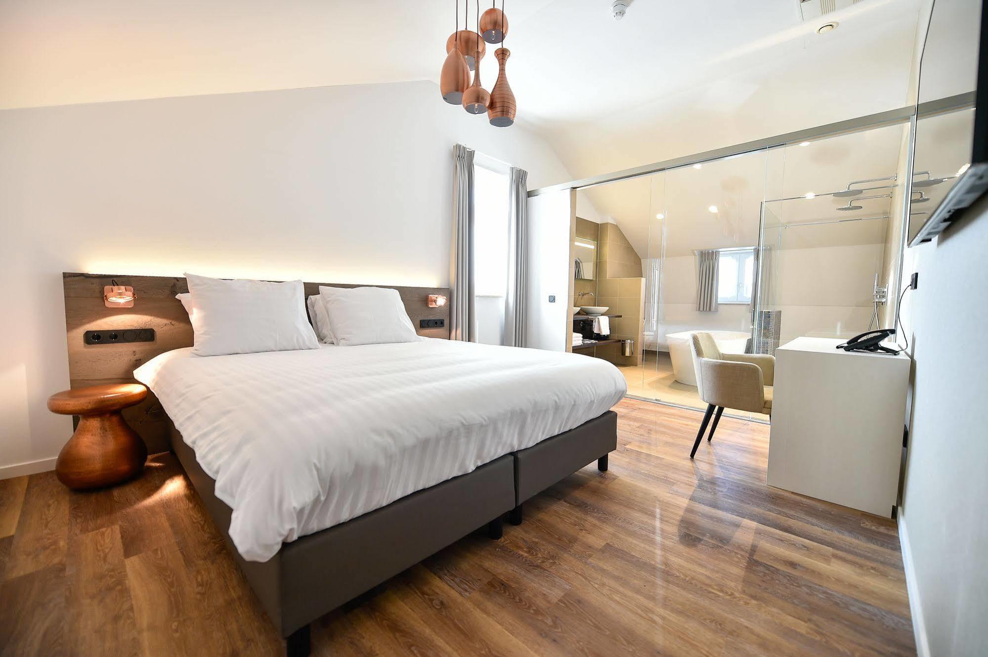 Brasserie-Hotel Antje Van De Statie Weert Extérieur photo
