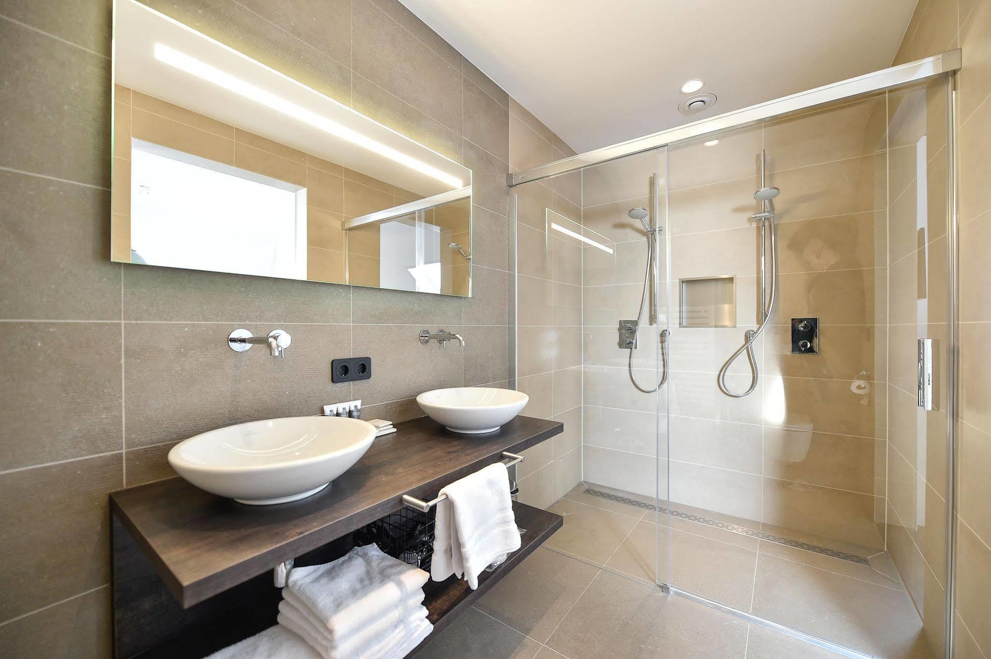 Brasserie-Hotel Antje Van De Statie Weert Extérieur photo