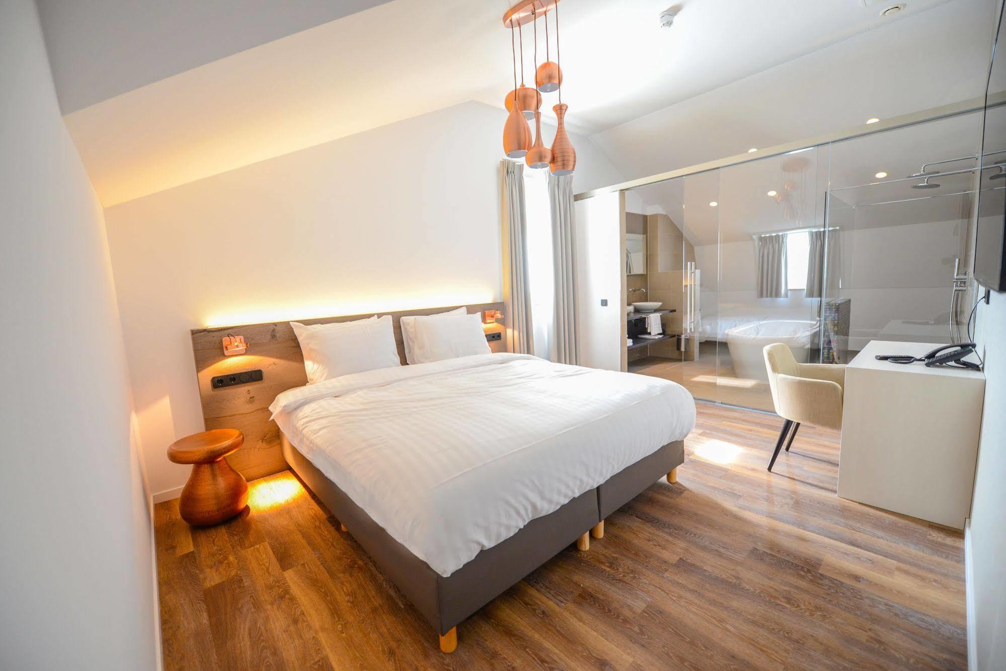 Brasserie-Hotel Antje Van De Statie Weert Extérieur photo